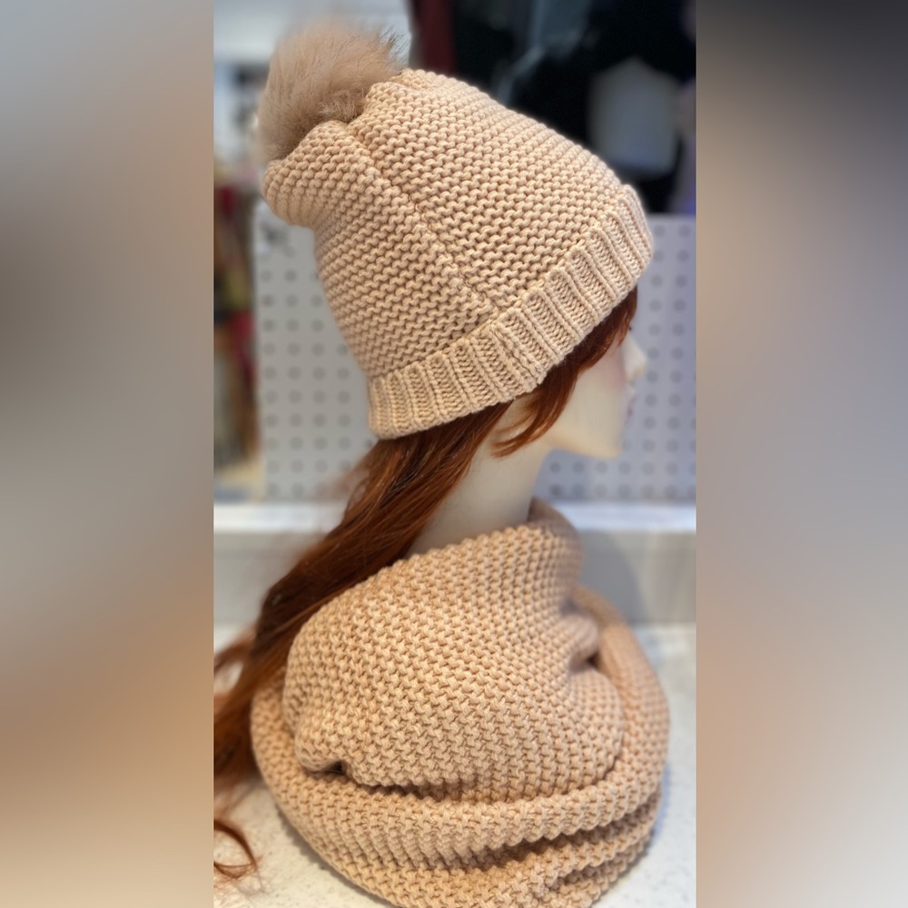 C & D Women Hat And Scarf Set View 4